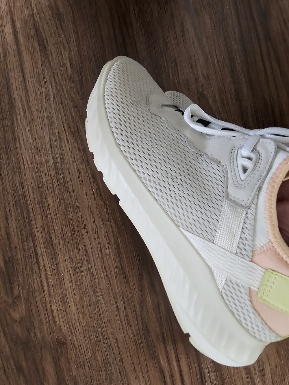 Womens ECCO Sneaker - Picture 3 of 6